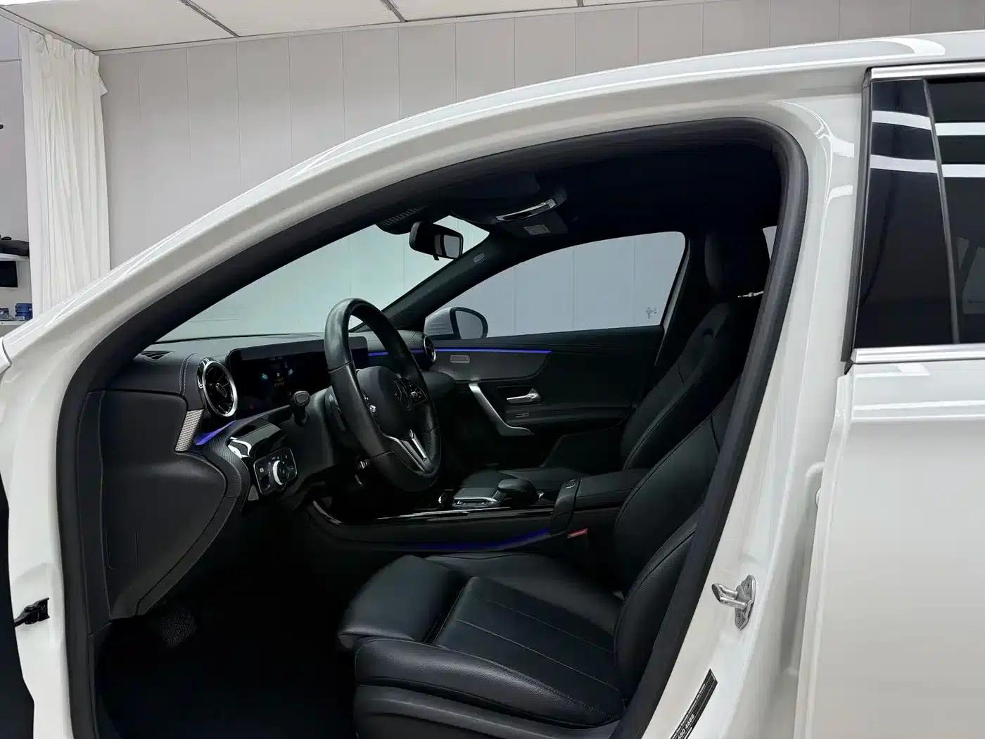 2022 Mercedes-Benz A-Class A 180 L Sport Sedan — миниатюра 7