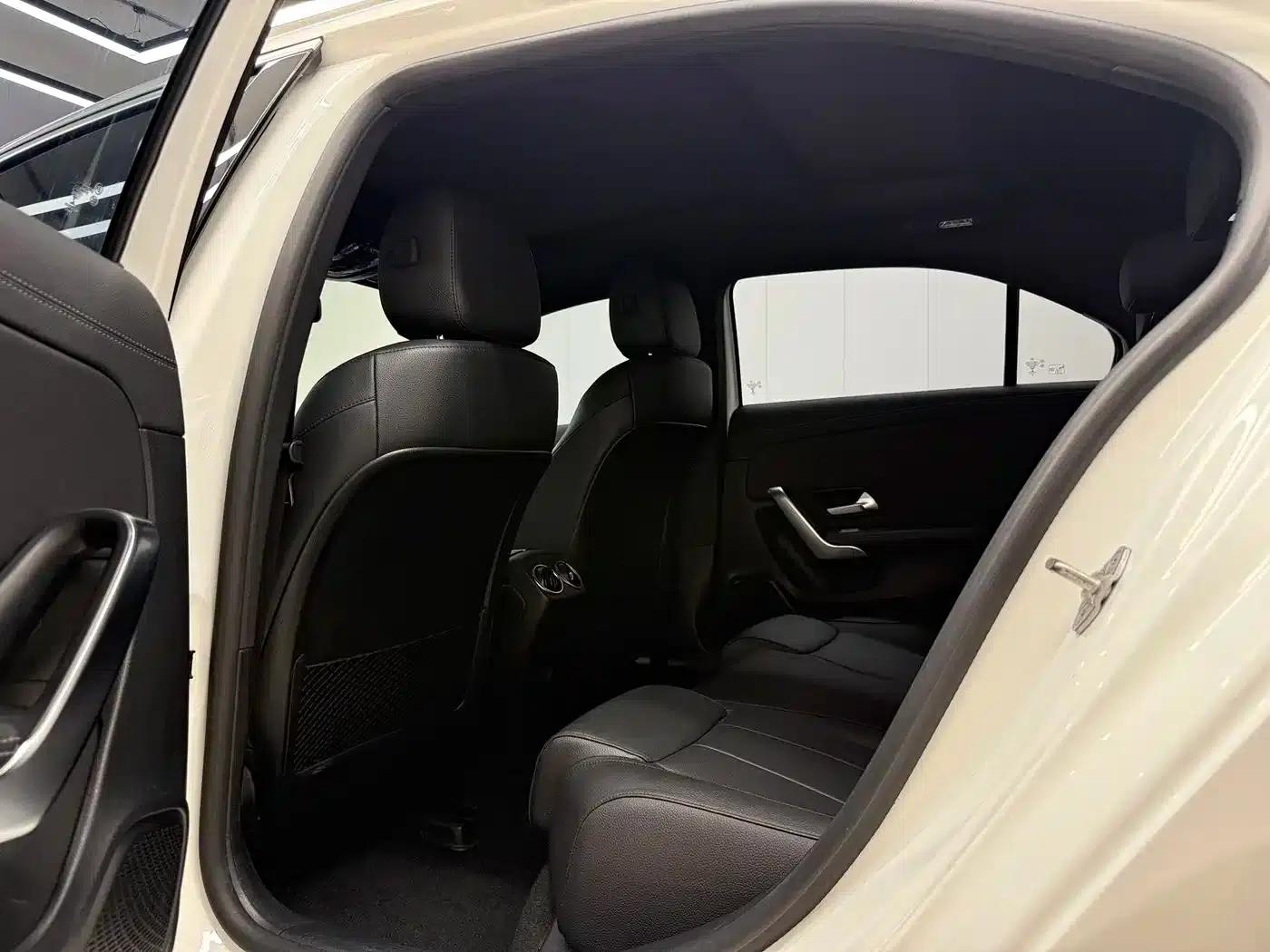2022 Mercedes-Benz A-Class A 180 L Sport Sedan — миниатюра 9