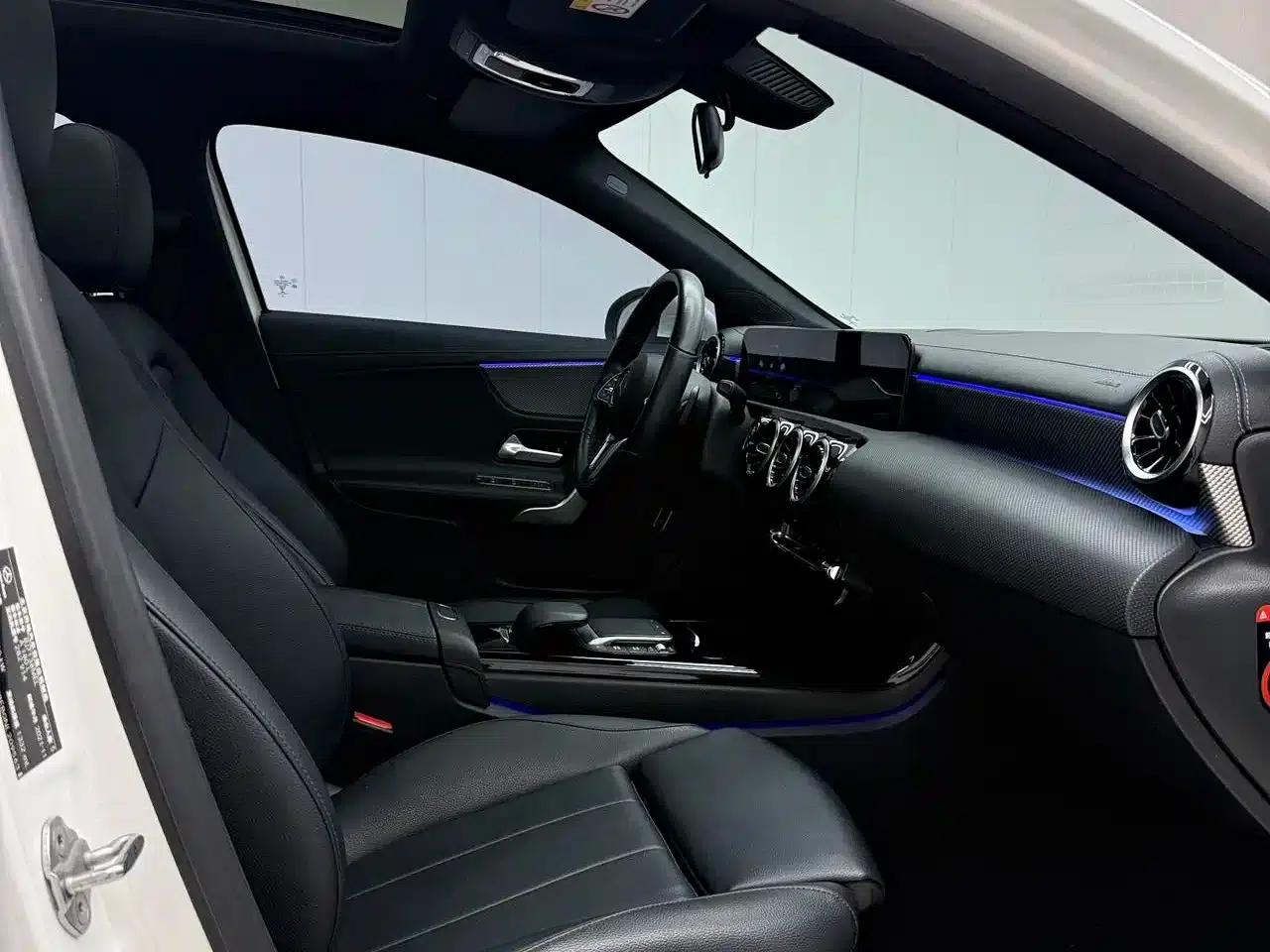 2022 Mercedes-Benz A-Class A 180 L Sport Sedan — миниатюра 10