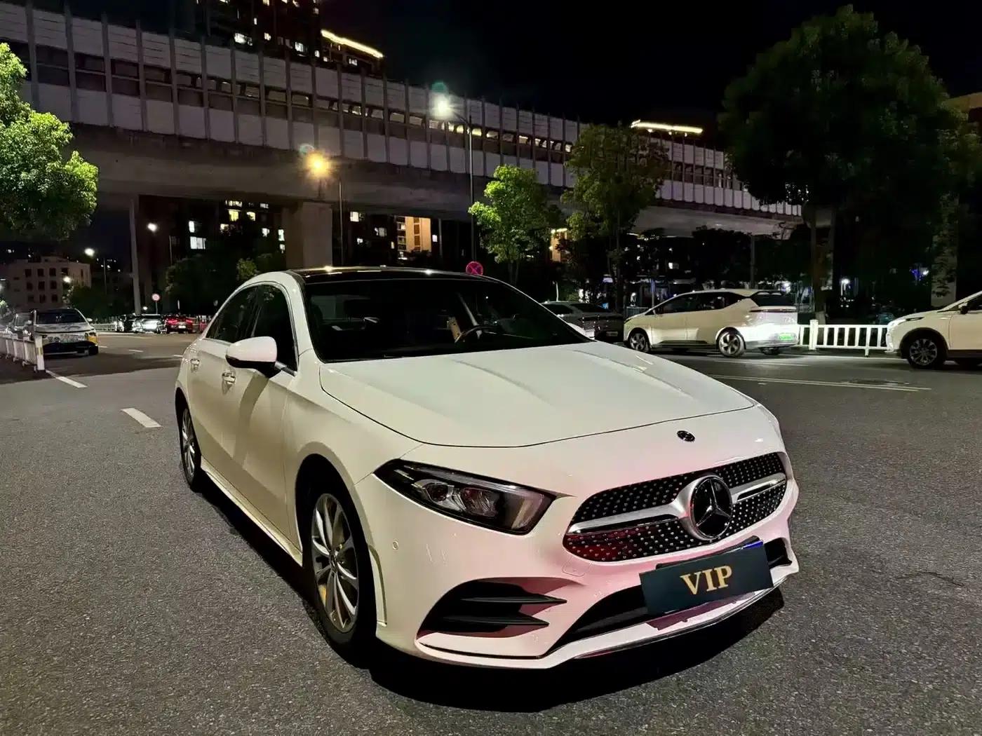 Mercedes-Benz A-Class 2020 A 200 L Sport Sedan — миниатюра 1