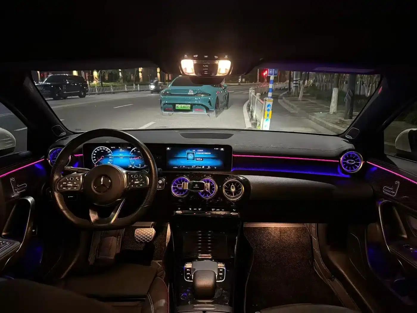 Mercedes-Benz A-Class 2020 A 200 L Sport Sedan — миниатюра 6