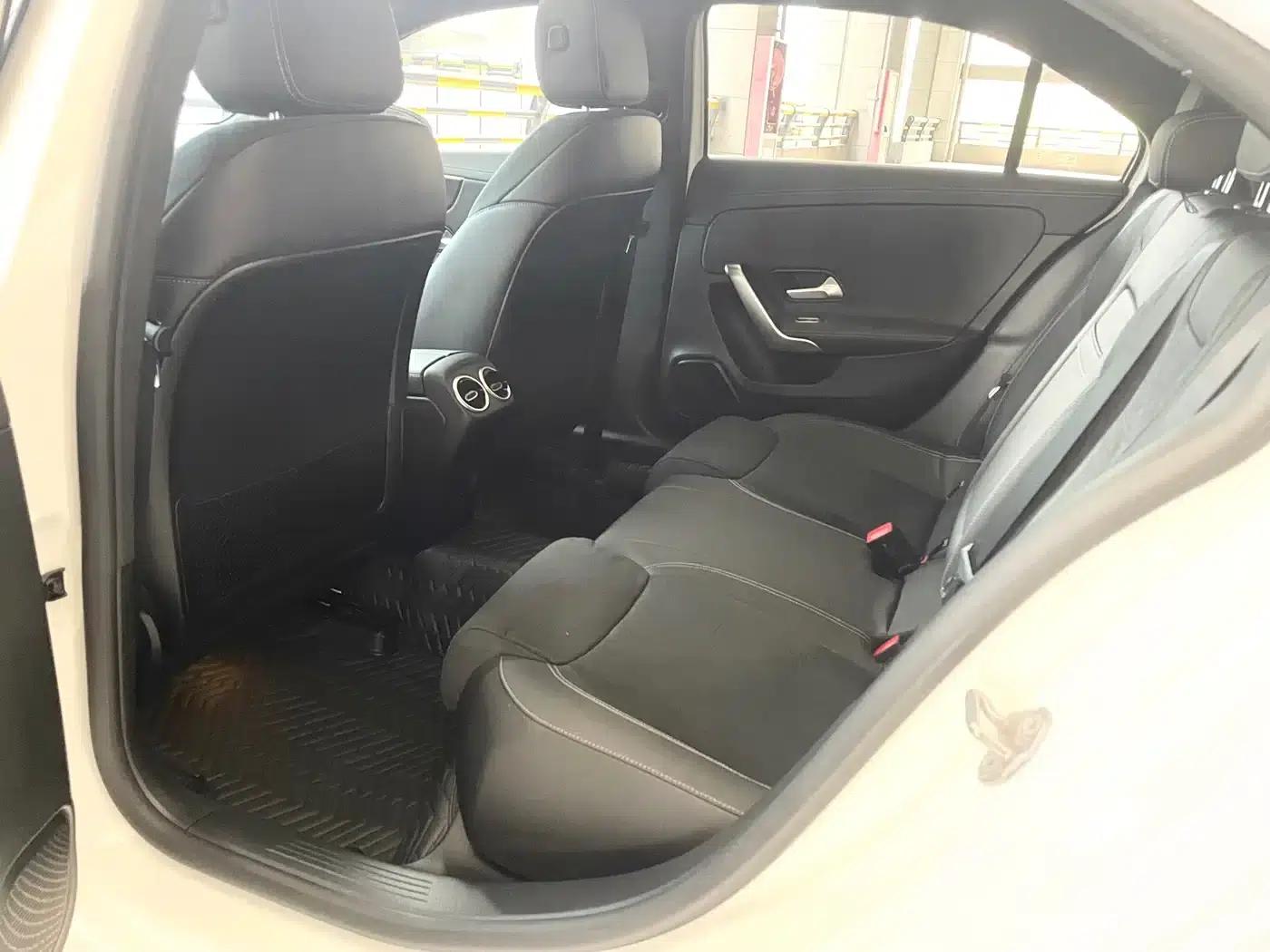 Mercedes-Benz A-Class 2022 Facelift A 200 L Sport Sedan Fashion Model — миниатюра 12