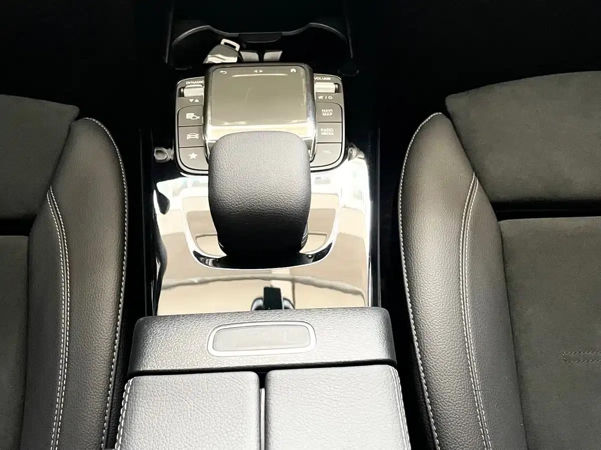 Mercedes-Benz A-Class 2022 Facelift A 200 L Sport Sedan Fashion Model — миниатюра 15