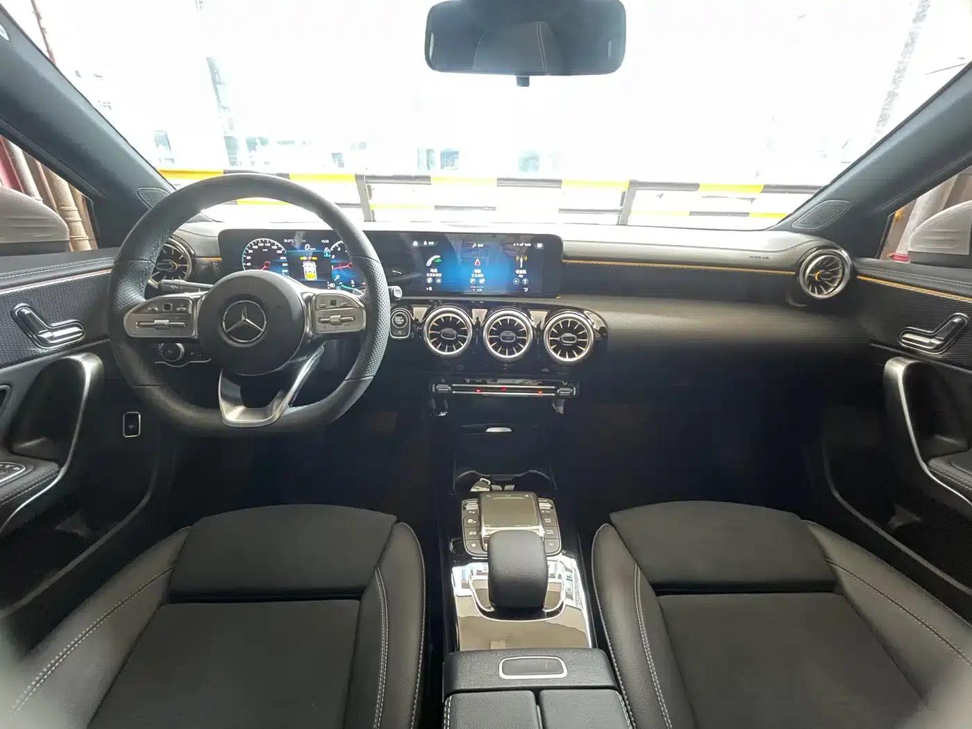 Mercedes-Benz A-Class 2022 Facelift A 200 L Sport Sedan Fashion Model — миниатюра 16