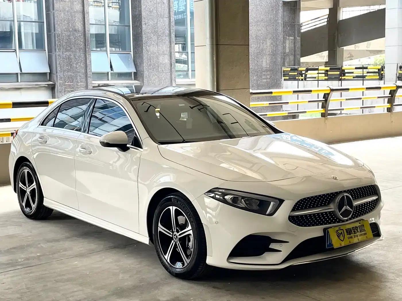 Mercedes-Benz A-Class 2022 Facelift A 200 L Sport Sedan Fashion Model — миниатюра 3