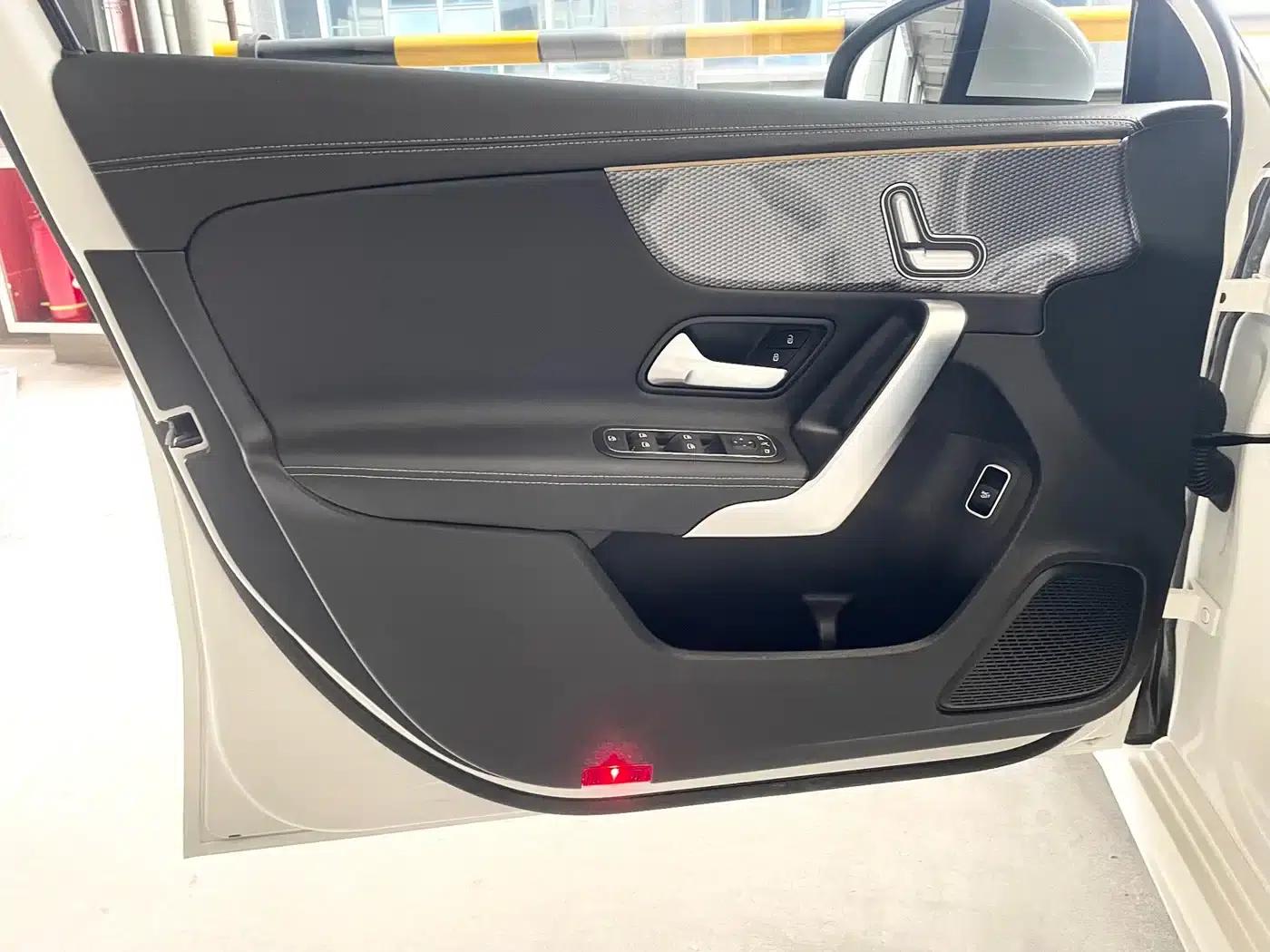Mercedes-Benz A-Class 2022 Facelift A 200 L Sport Sedan Fashion Model — миниатюра 9