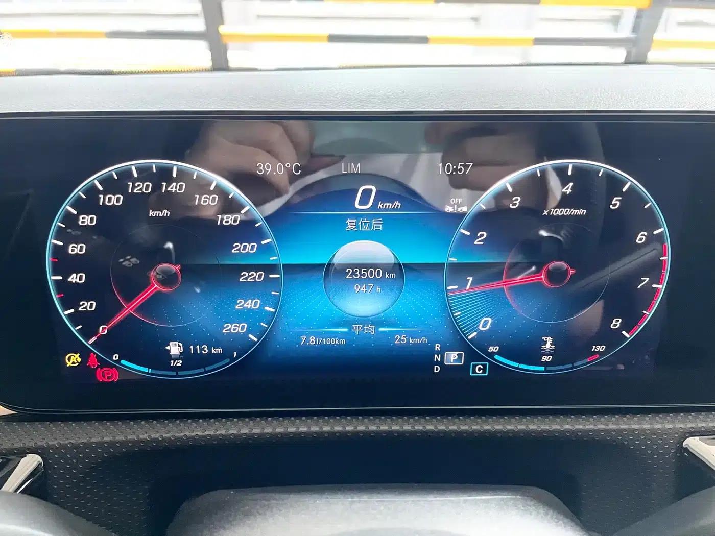 Mercedes-Benz A-Class 2022 Facelift A 200 L Sport Sedan Fashion Model — миниатюра 10