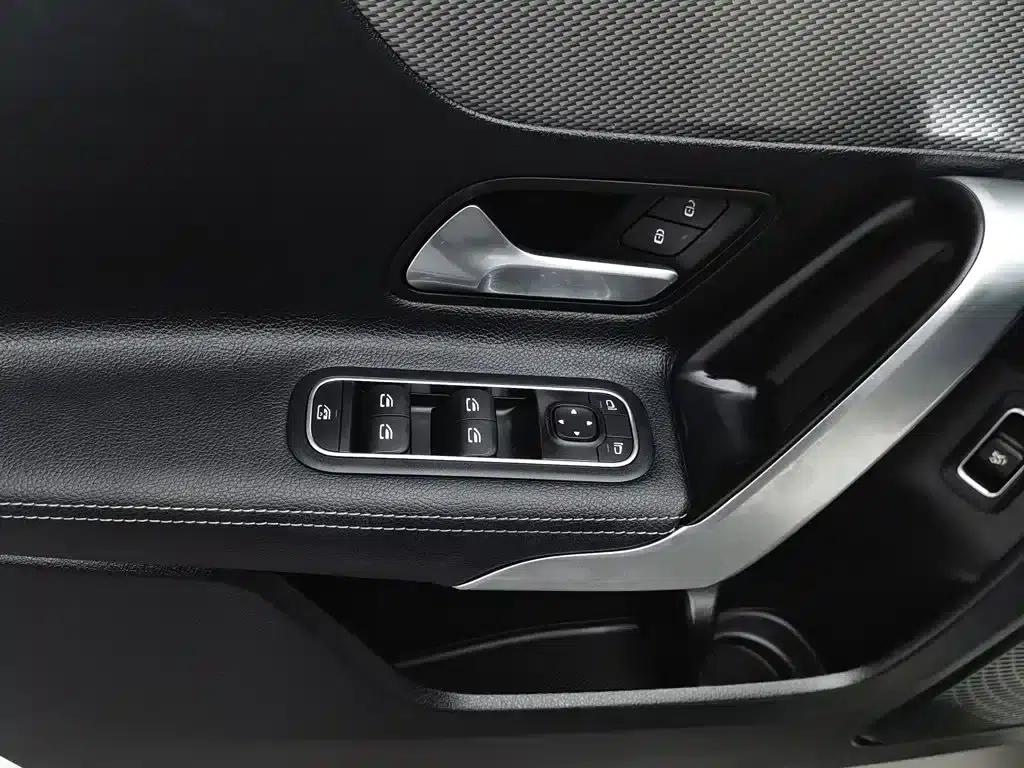 Mercedes-Benz A-Class 2020 Facelift A 180 L Sport Sedan — миниатюра 9