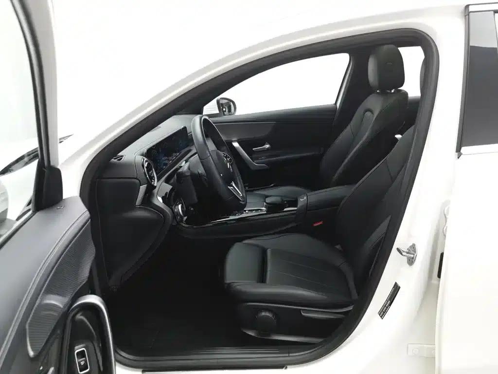 Mercedes-Benz A-Class 2020 Facelift A 180 L Sport Sedan — миниатюра 10