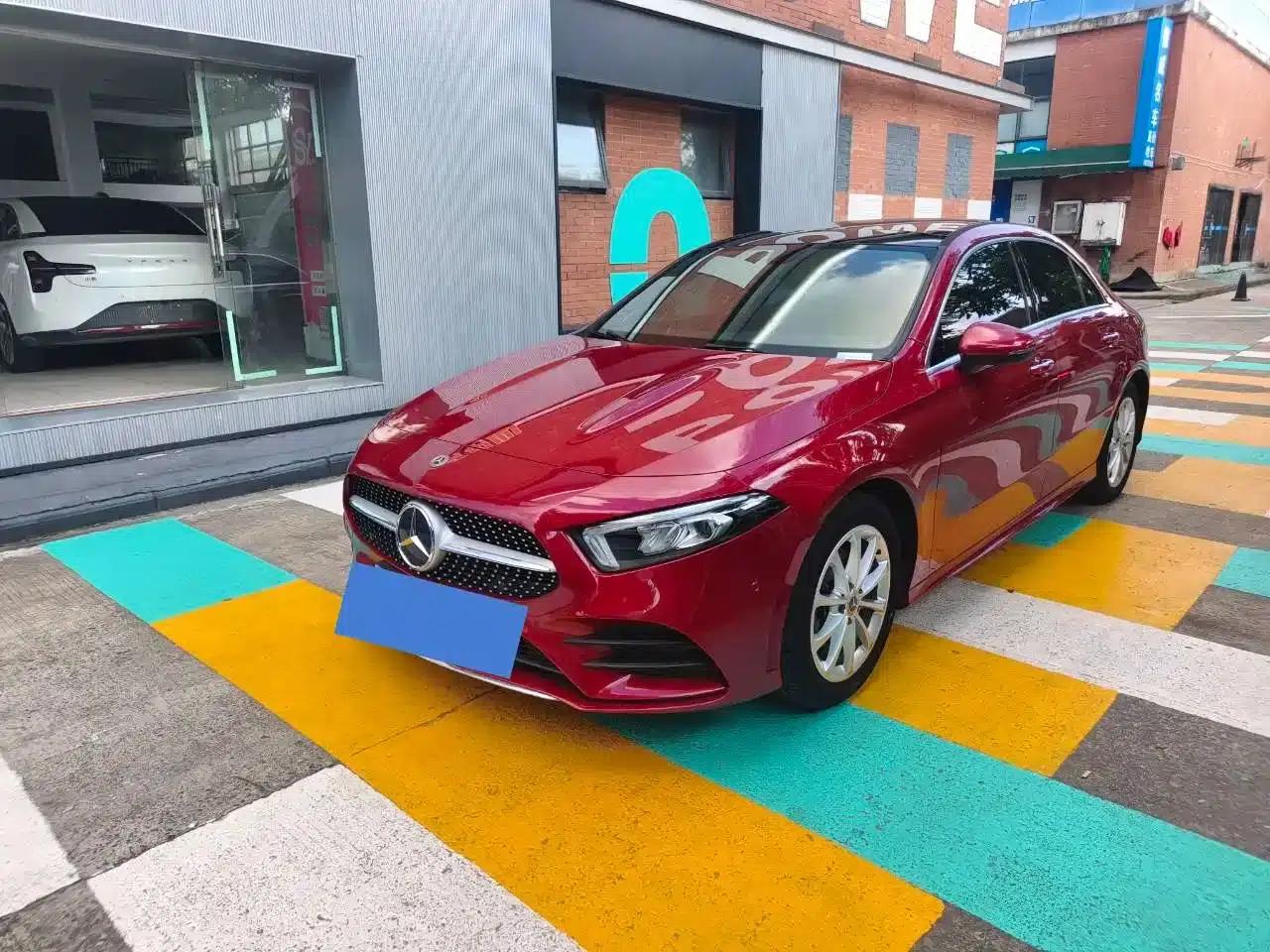 Mercedes-Benz A-Class 2021 A 200 L Sport Sedan Fashion Edition — миниатюра 3