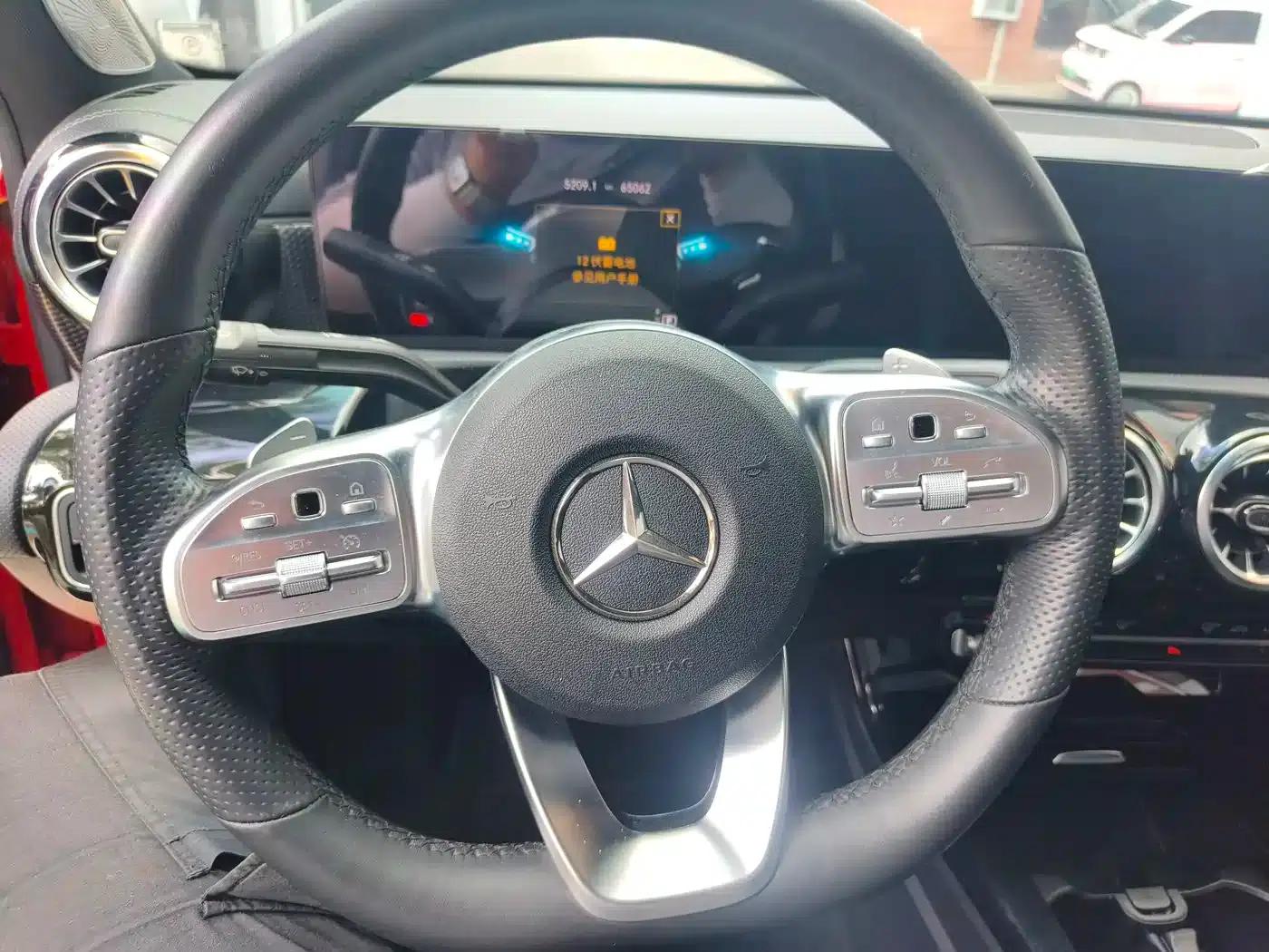 Mercedes-Benz A-Class 2021 A 200 L Sport Sedan Fashion Edition — миниатюра 6