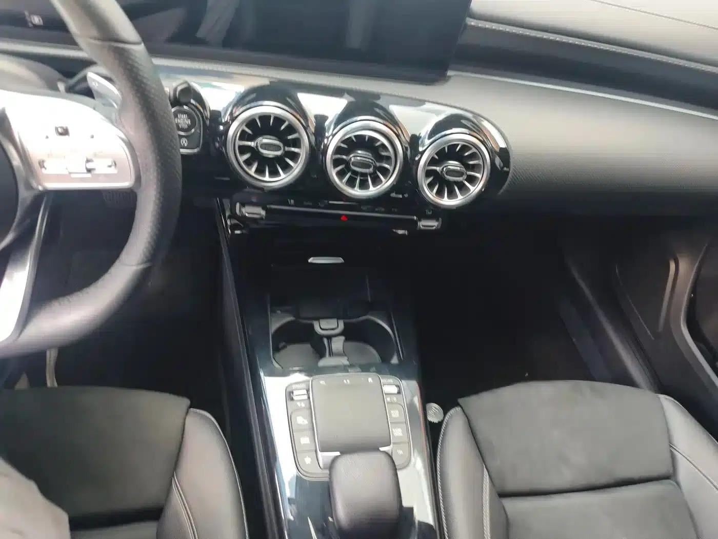 Mercedes-Benz A-Class 2021 A 200 L Sport Sedan Fashion Edition — миниатюра 8