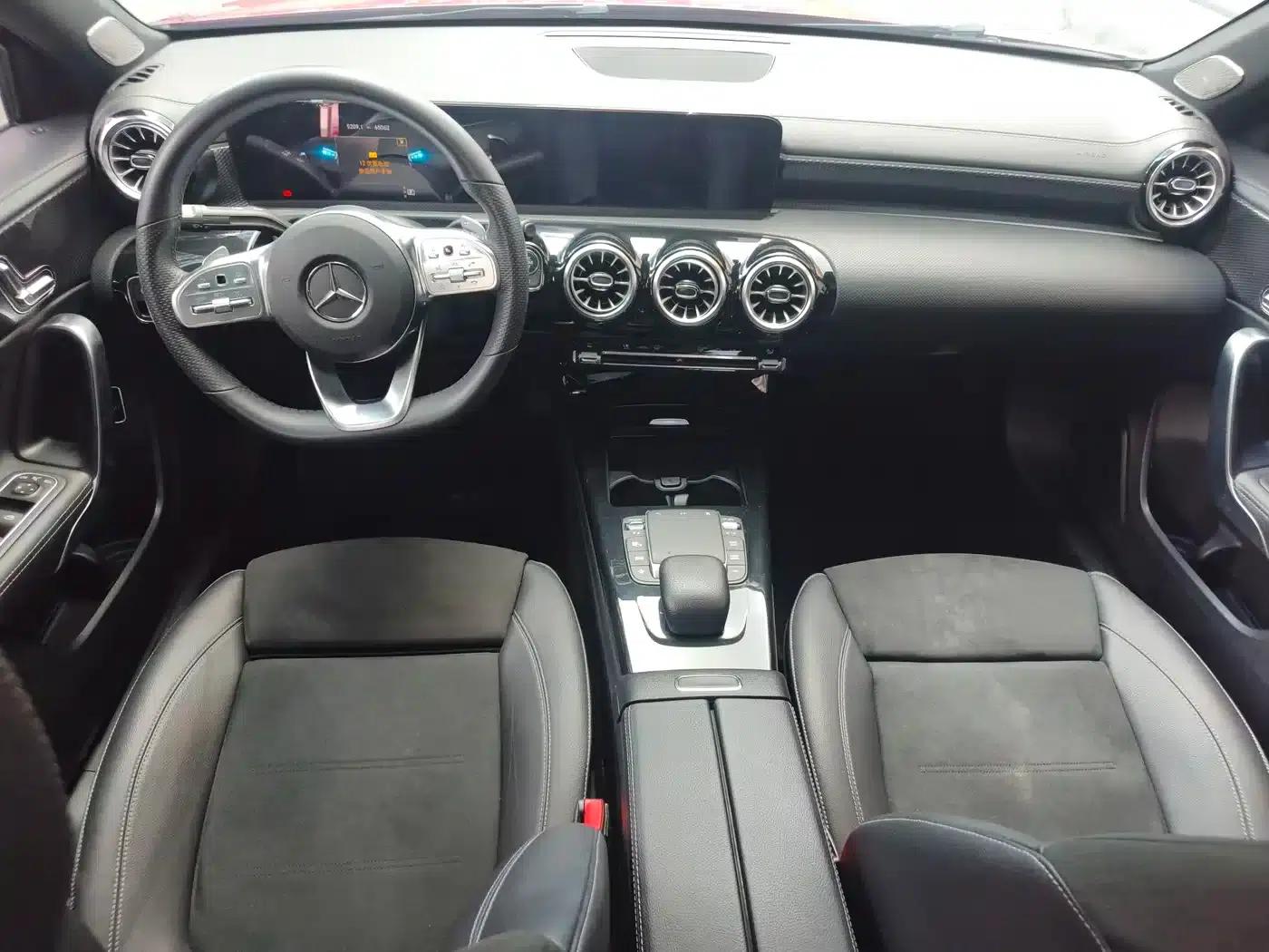 Mercedes-Benz A-Class 2021 A 200 L Sport Sedan Fashion Edition — миниатюра 10