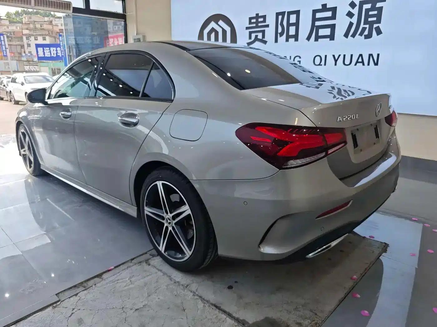 2020 Mercedes-Benz A-Class A 220 L 4MATIC Sport Sedan — миниатюра 11