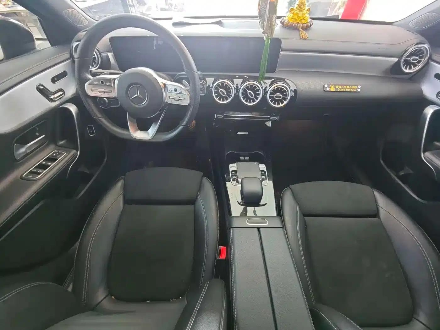 2020 Mercedes-Benz A-Class A 220 L 4MATIC Sport Sedan — миниатюра 13