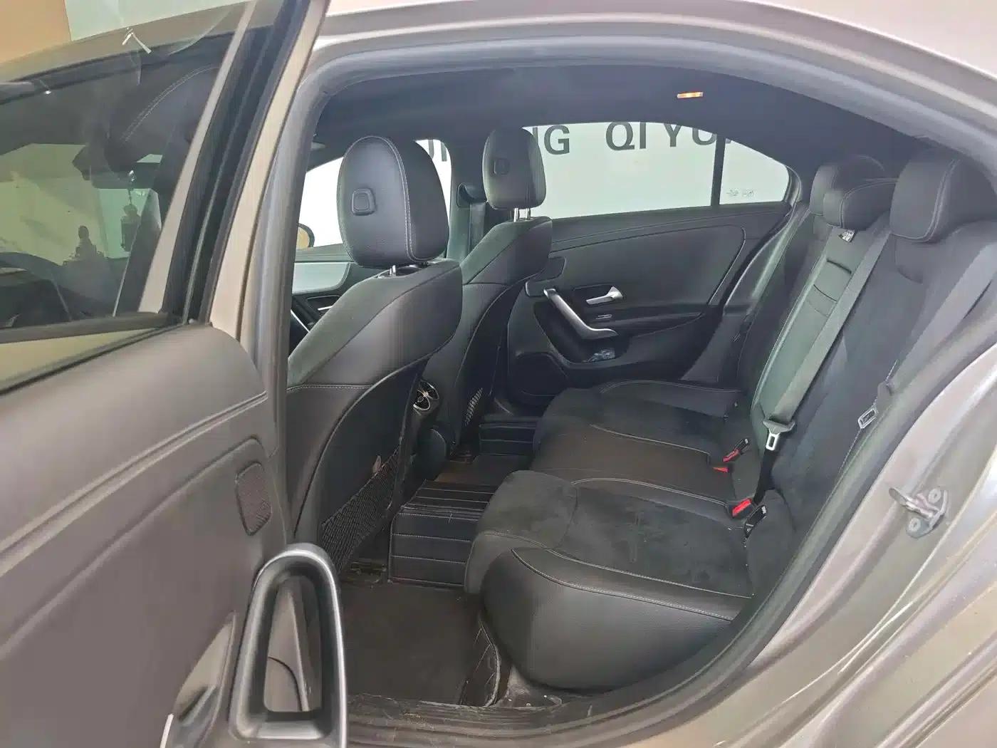 2020 Mercedes-Benz A-Class A 220 L 4MATIC Sport Sedan — миниатюра 14