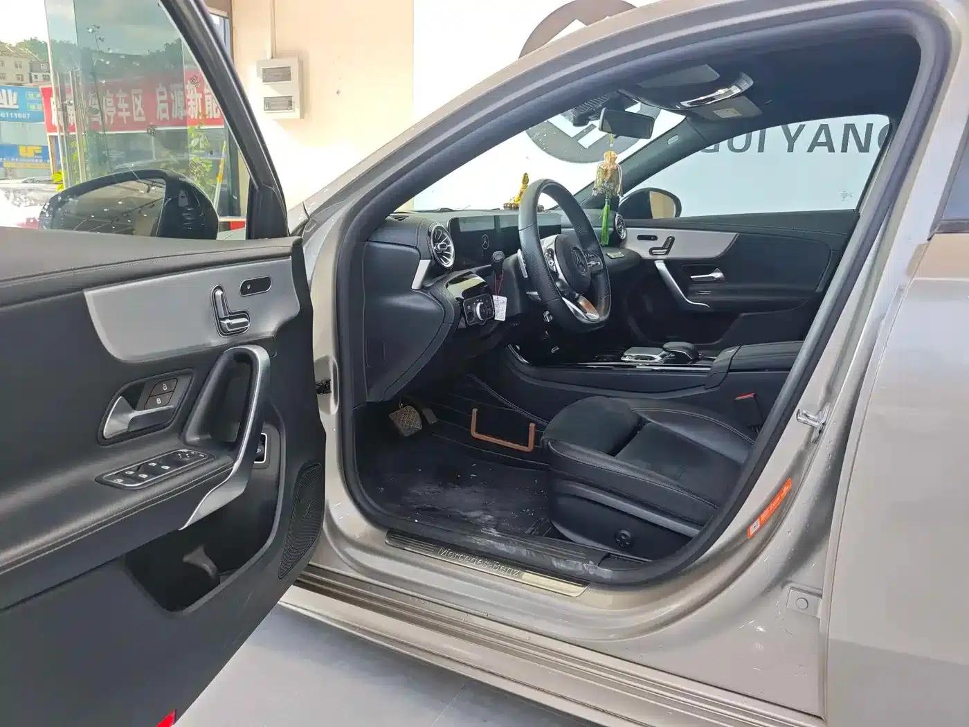 2020 Mercedes-Benz A-Class A 220 L 4MATIC Sport Sedan — миниатюра 8