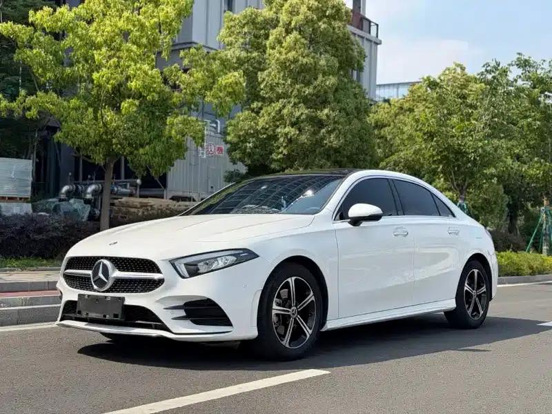 Mercedes-Benz A-Class 2022 A 200 L Sport Sedan Fashion Edition — миниатюра 1