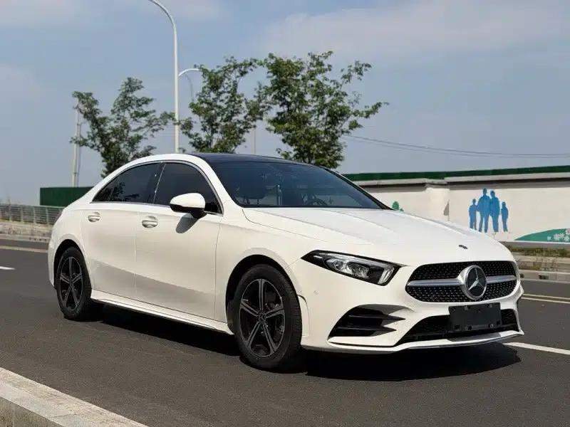 Mercedes-Benz A-Class 2022 A 200 L Sport Sedan Fashion Edition — миниатюра 3