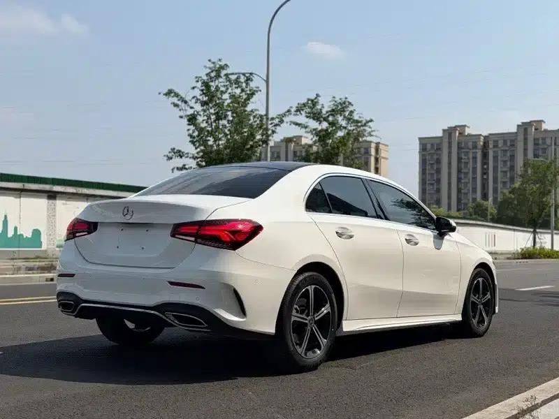 Mercedes-Benz A-Class 2022 A 200 L Sport Sedan Fashion Edition — миниатюра 8