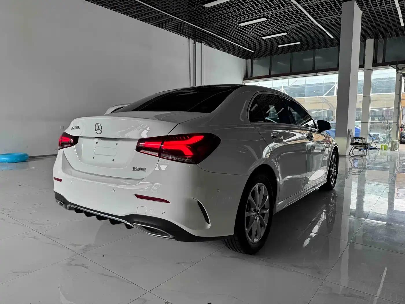 Mercedes-Benz A-Class 2022 A 200 L Sport Sedan Fashion Edition — миниатюра 12
