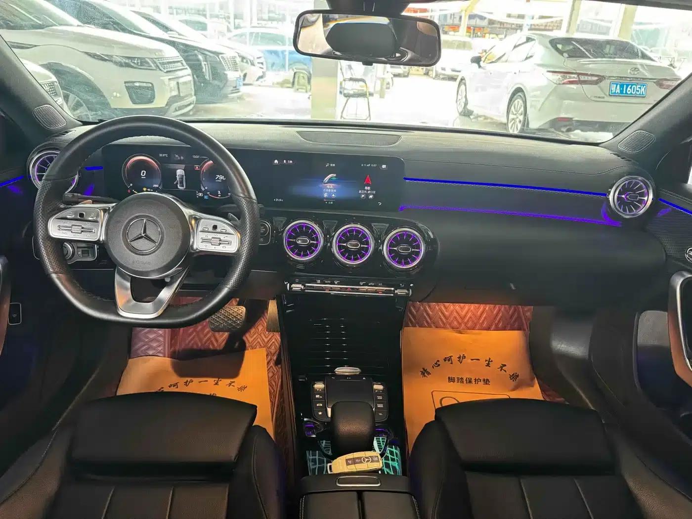 Mercedes-Benz A-Class 2022 A 200 L Sport Sedan Fashion Edition — миниатюра 6