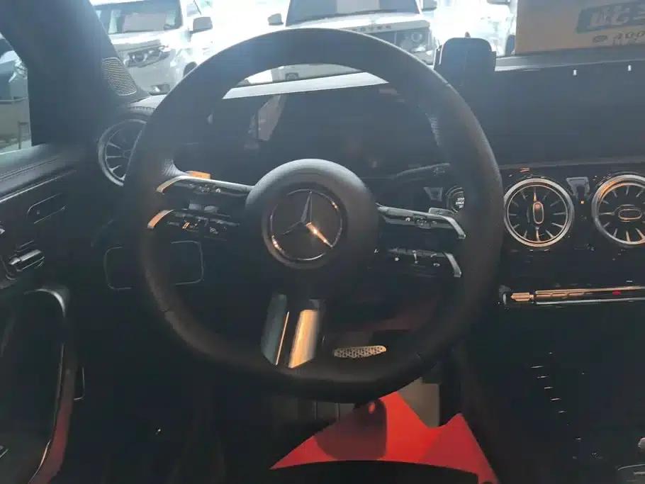 Mercedes-Benz A-Class 2024 A 200 L Fashion Edition — миниатюра 14