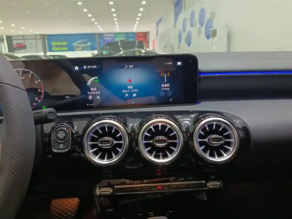 2023 Mercedes-Benz A-Class A 200 L Fashion Edition — миниатюра 11