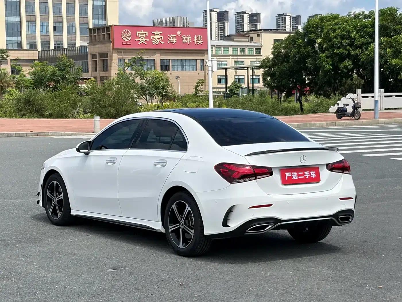 Mercedes-Benz A-Class 2022 Facelift III A 200 L Sport Sedan Fashion Edition — миниатюра 9