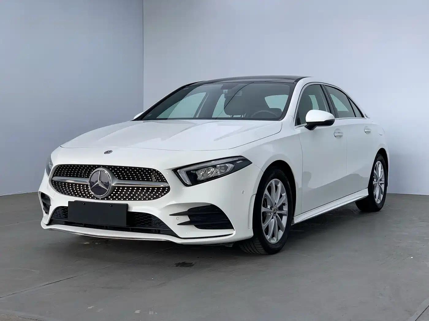 Mercedes-Benz A-Class 2019 Facelift A 200 L Sport Sedan — миниатюра 1