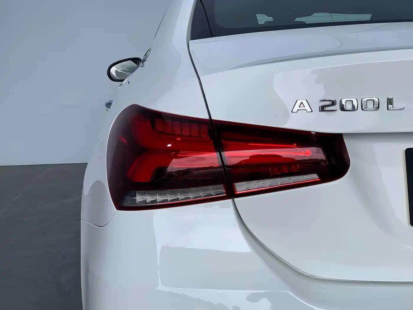 Mercedes-Benz A-Class 2019 Facelift A 200 L Sport Sedan — миниатюра 13