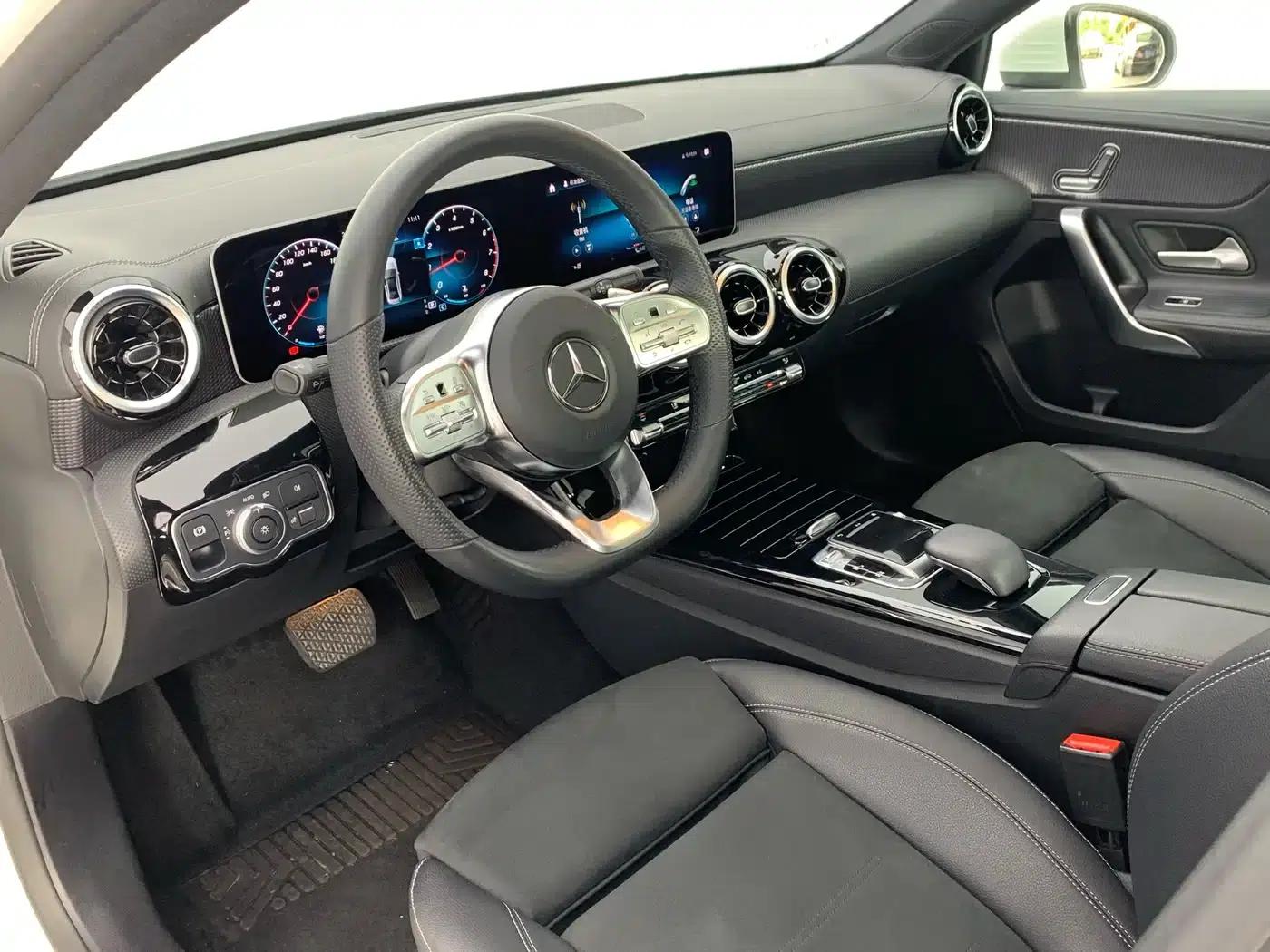 Mercedes-Benz A-Class 2019 Facelift A 200 L Sport Sedan — миниатюра 14