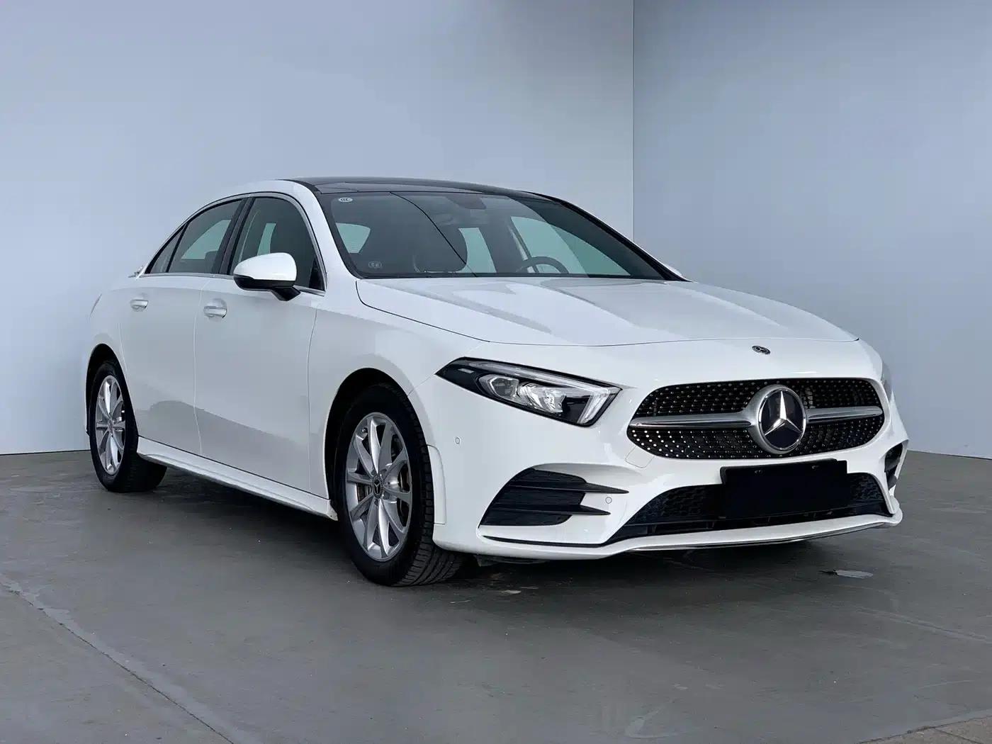 Mercedes-Benz A-Class 2019 Facelift A 200 L Sport Sedan — миниатюра 3