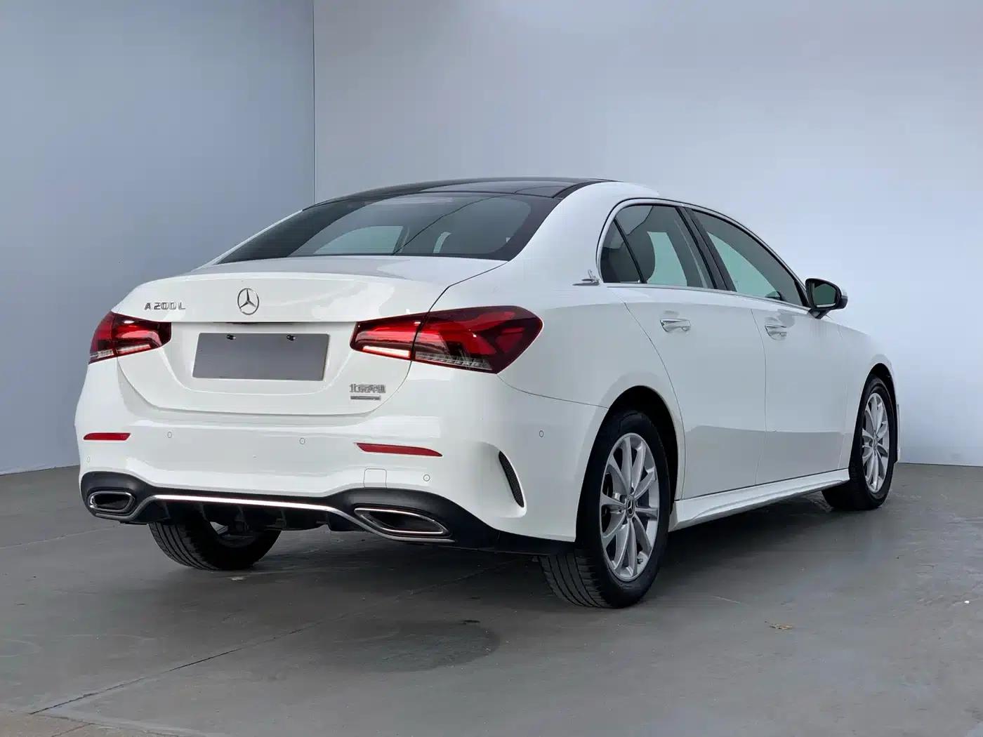 Mercedes-Benz A-Class 2019 Facelift A 200 L Sport Sedan — миниатюра 4