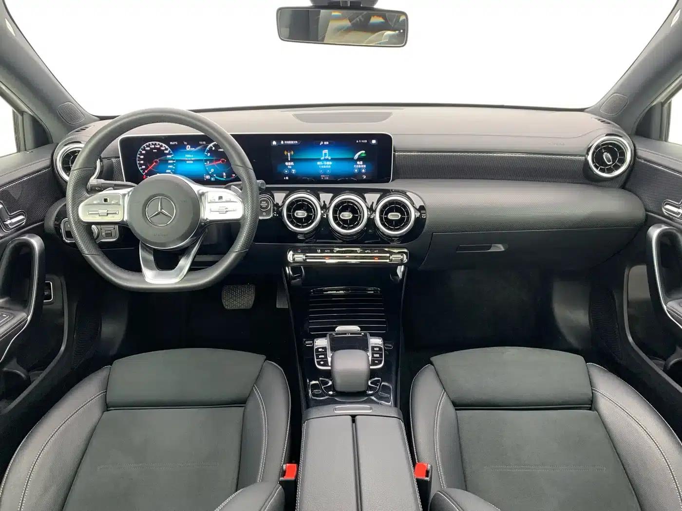 Mercedes-Benz A-Class 2019 Facelift A 200 L Sport Sedan — миниатюра 7