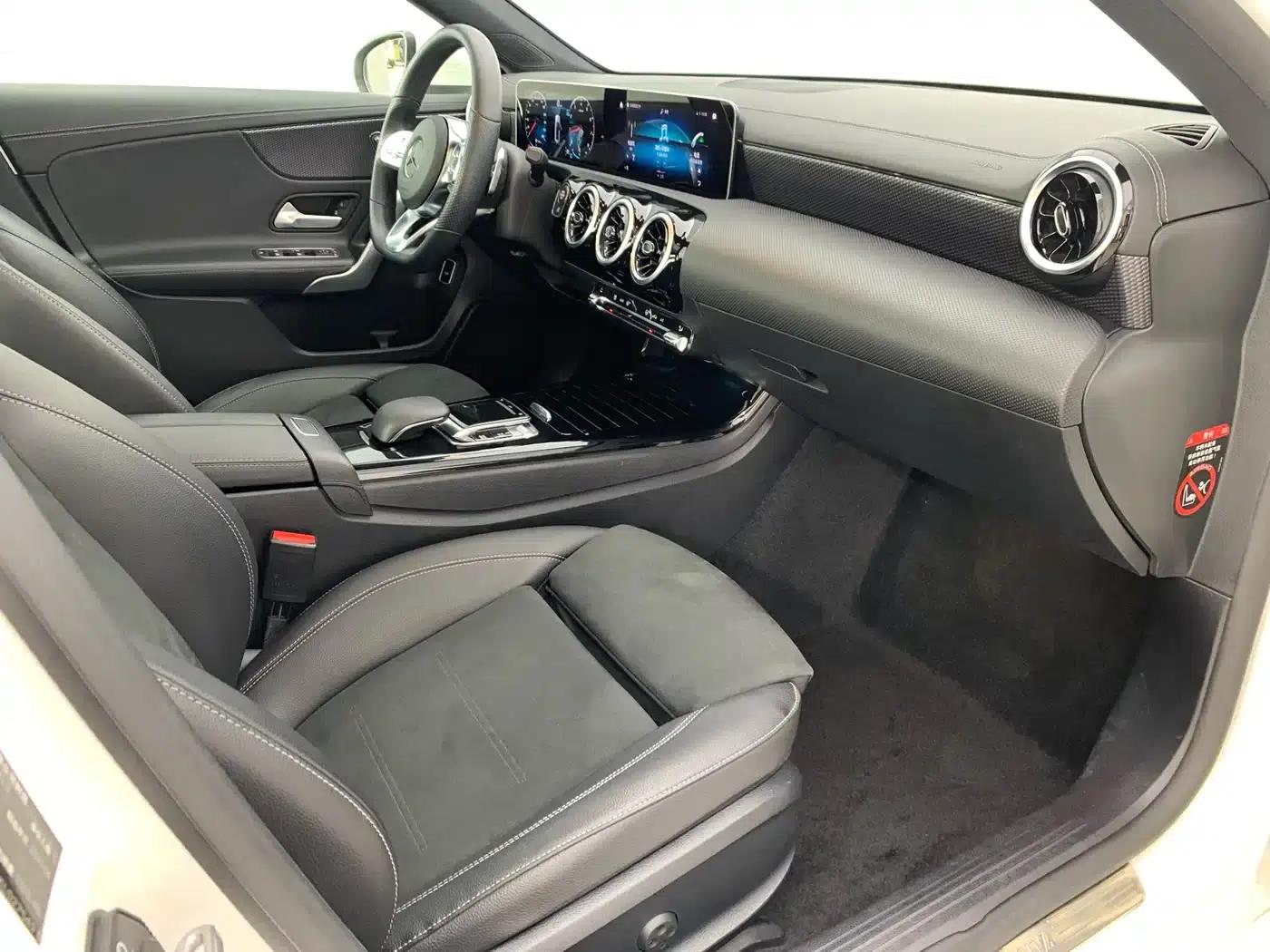 Mercedes-Benz A-Class 2019 Facelift A 200 L Sport Sedan — миниатюра 9