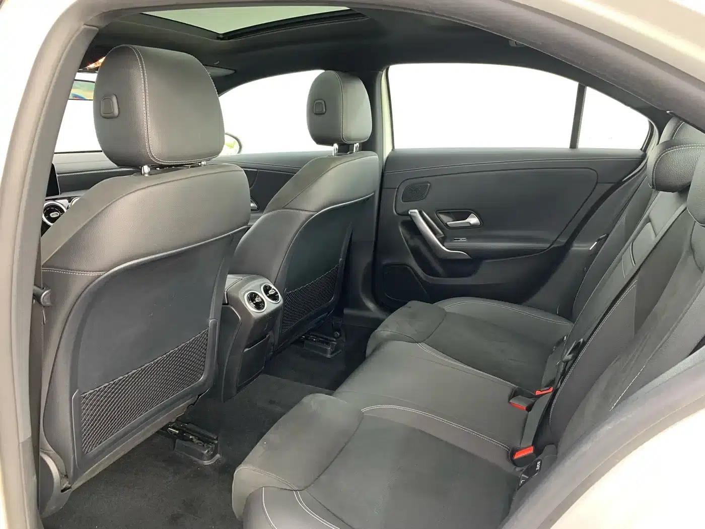 Mercedes-Benz A-Class 2019 Facelift A 200 L Sport Sedan — миниатюра 10