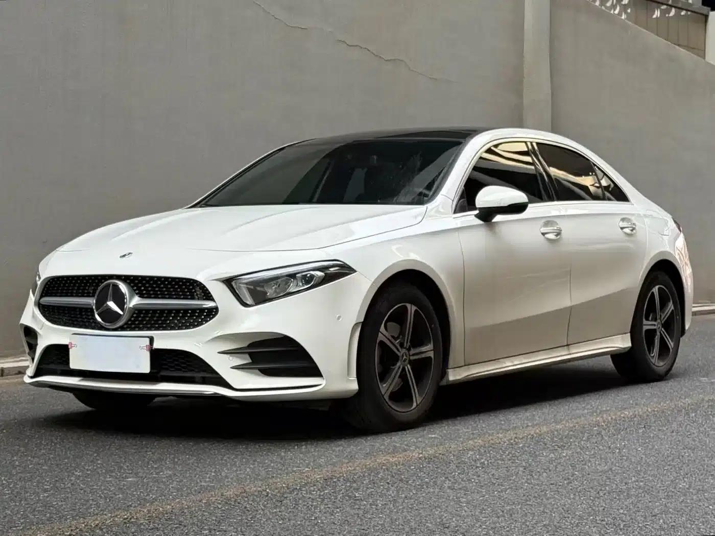 2023 Mercedes-Benz A-Class A 200 L Fashion Edition — миниатюра 1