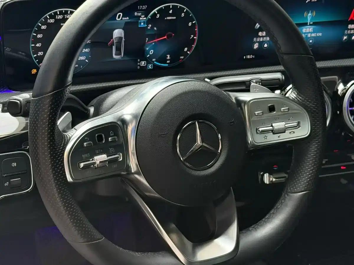 2023 Mercedes-Benz A-Class A 200 L Fashion Edition — миниатюра 3