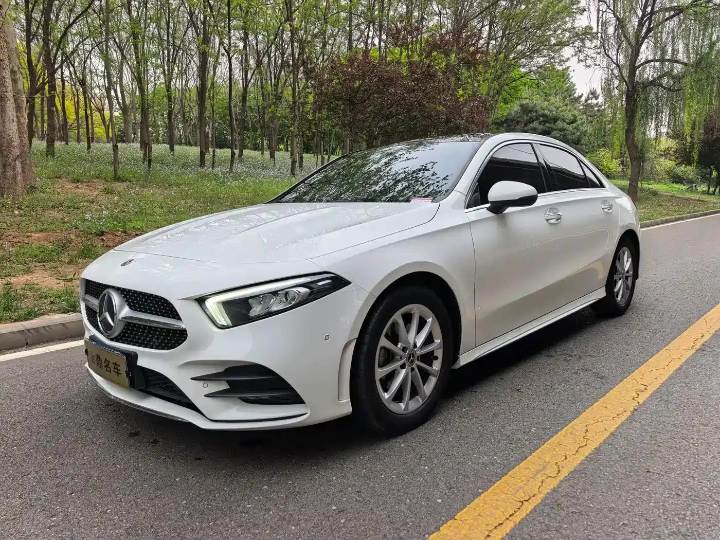 Mercedes-Benz A-Class 2022 A 200 L Sport Sedan Dynamic Edition — миниатюра 1