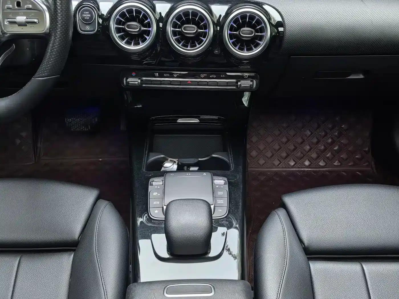 Mercedes-Benz A-Class 2022 A 200 L Sport Sedan Dynamic Edition — миниатюра 11