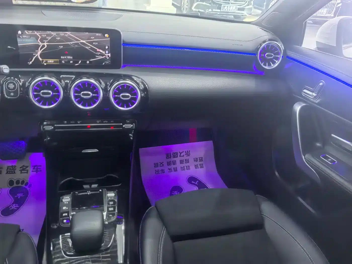 Mercedes-Benz A-Class 2020 Facelift A 200 L Sport Sedan Fashion Model — миниатюра 15