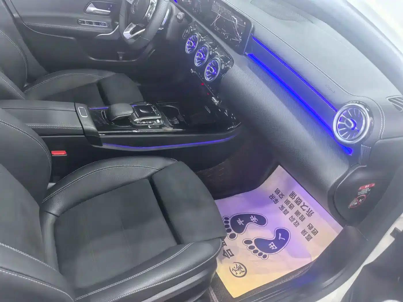 Mercedes-Benz A-Class 2020 Facelift A 200 L Sport Sedan Fashion Model — миниатюра 19