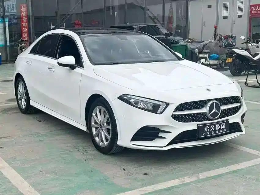 Mercedes-Benz A-Class 2020 Facelift A 200 L Sport Sedan Fashion Model — миниатюра 3