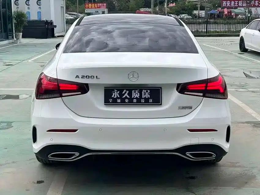 Mercedes-Benz A-Class 2020 Facelift A 200 L Sport Sedan Fashion Model — миниатюра 22
