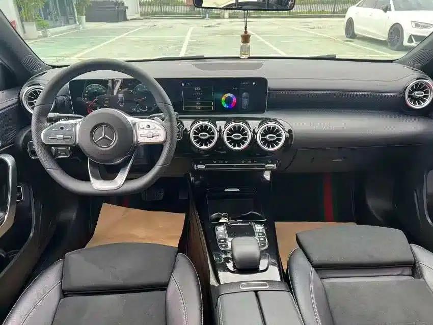 Mercedes-Benz A-Class 2020 Facelift A 200 L Sport Sedan Fashion Model — миниатюра 4