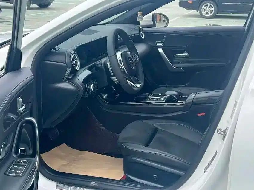 Mercedes-Benz A-Class 2020 Facelift A 200 L Sport Sedan Fashion Model — миниатюра 5