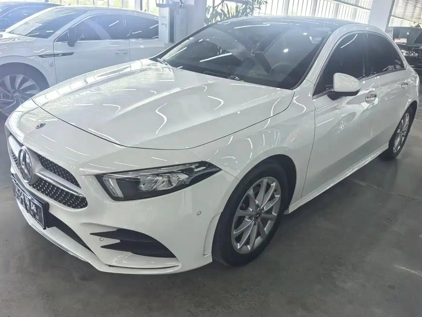 Mercedes-Benz A-Class 2020 Facelift A 200 L Sport Sedan Fashion Model — миниатюра 7