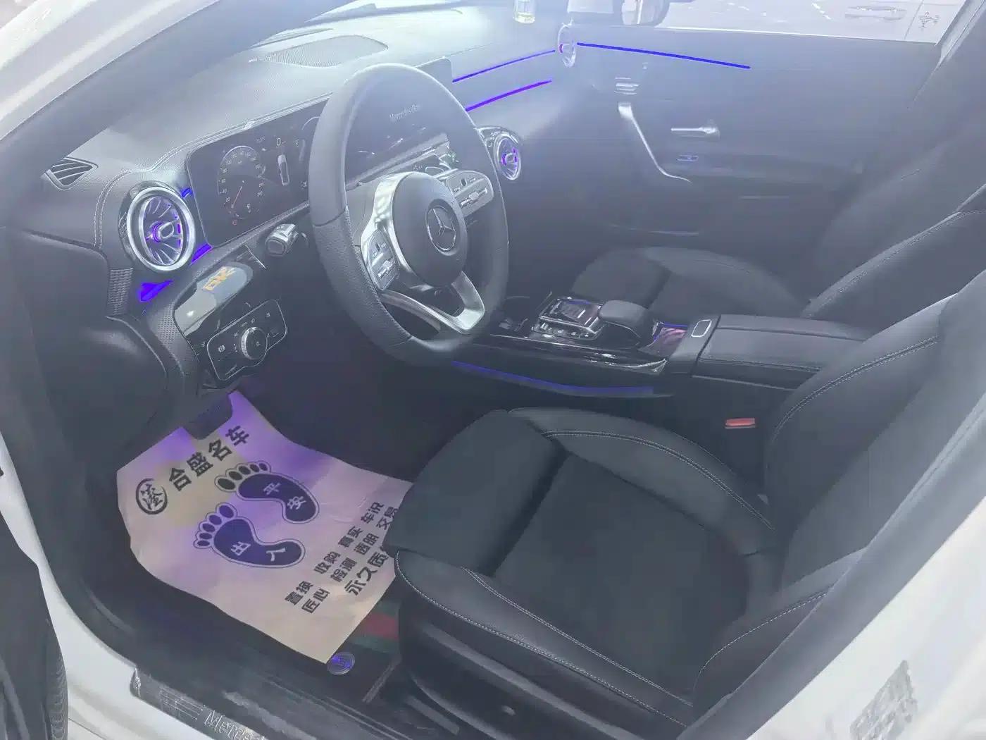 Mercedes-Benz A-Class 2020 Facelift A 200 L Sport Sedan Fashion Model — миниатюра 9