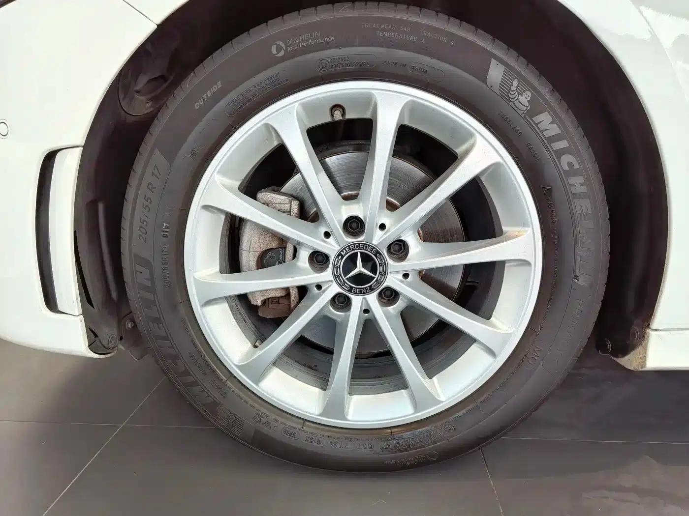 Mercedes-Benz A-Class 2020 A 200 L Sport Sedan — миниатюра 12